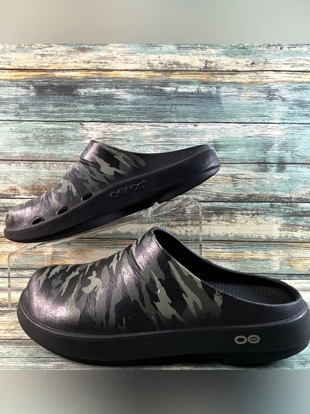 OOFOS OOcloogs Recovery Clogs Mens Size 9 Green Black Camo Print Rubber Comfort